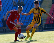 28-ojo turo anonsas: viršutinė lentelės pusė - prieš apatinę