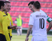 Senoji futbolo rinktinės gvardija tiki, kad jaunimas iškovos dvi pergales