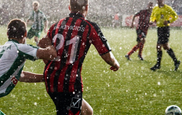 Lyderiai veržiasi pirmyn