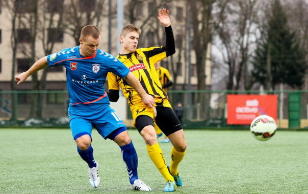 Pirmojo turo apžvalga: pergalėmis džiaugėsi ir favoritai, ir debiutantai