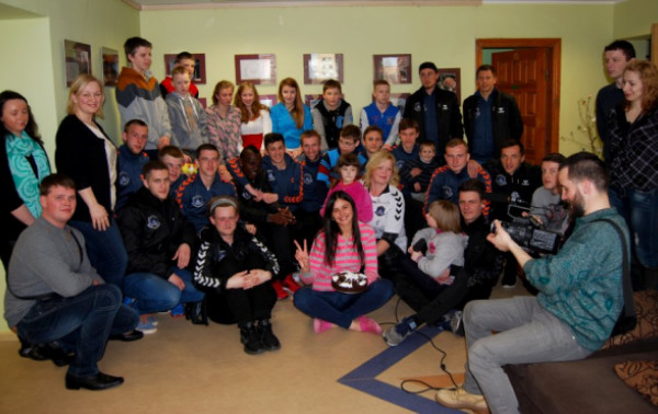 „Utenio“ viešnagė nameliuose