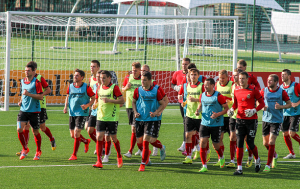 Dvikovos su šveicarais išvakarėse - ištikimųjų aistruolių parama