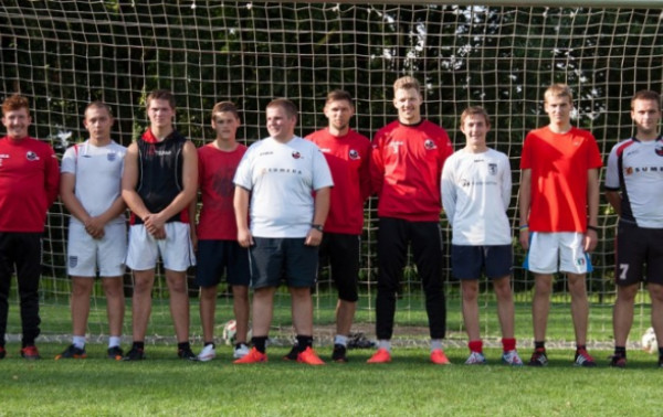 Futbolininkai surengė treniruotę „Sūduvos sakalams“