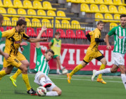 Lyderių pora tolsta