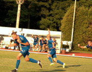 Favoritams - namuose žaidusių varžovų smūgiai