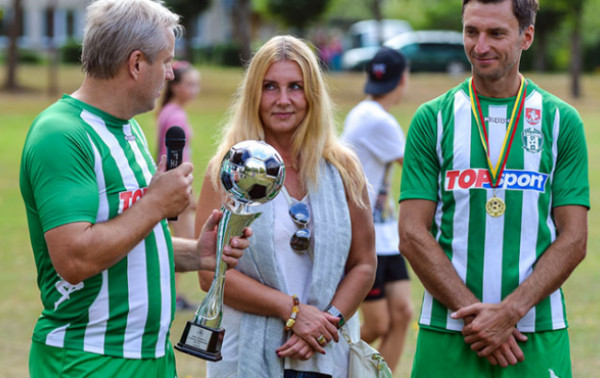 „Žalgiris“ iš futbolo šventės grįžo su simboliniu trofėju