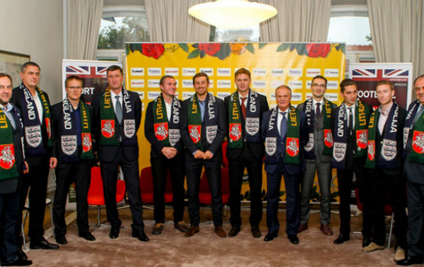 Anglus ir lietuvius suvienys aistra futbolui