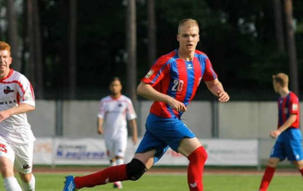 Komandos perrikiuoja gretas