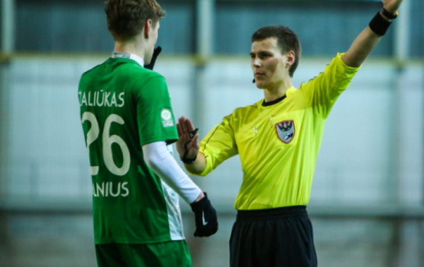 Čempionato rungtynėse – teisėjų brigada iš Šiaurės Airijos