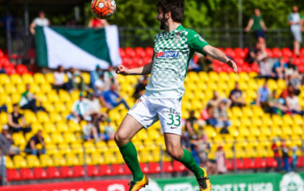 B.Atajičius nerungtyniaus beveik mėnesį