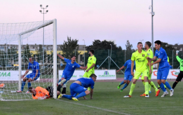 Brolių Eliošių duetas išplėšė „Lietavai“ tašką