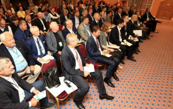 Futbolo forumo darbo grupėje – lygos prezidentas ir „Utenio“ direktorius