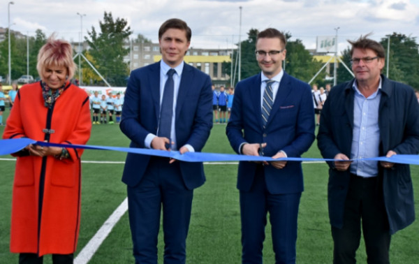 „Lietavos“ žaidėjai treniruosis naujoje dirbtinės dangos futbolo aikštėje