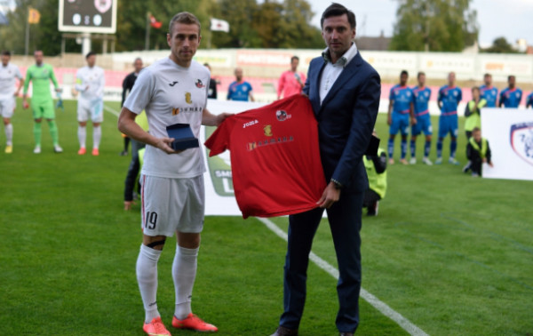 Auksinė širdis papuošė sūduviškio V.Slavicko marškinėlius