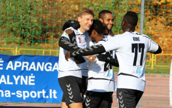Rezultatyviausią mačą sužaidęs „Stumbras“ smaginosi Jonavoje