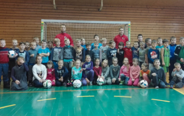 „Sūduvos“ futbolininkai pabuvojo mokytojų rolėje