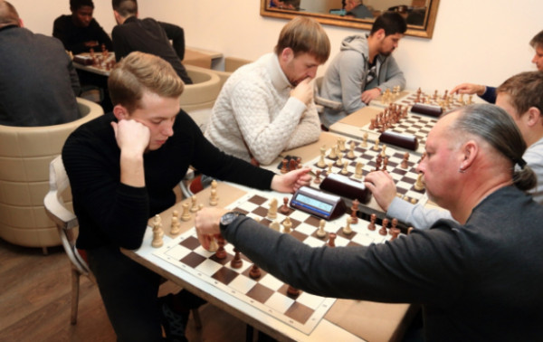 „Trakai“ žaidė šachmatais ir reiškė paramą M.Carlsenui
