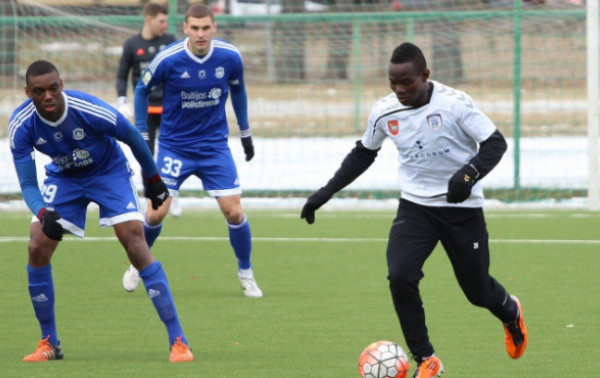 Pirmąsias draugiškas rungtynes sužaidęs „Stumbras“ įveikė „Utenį“