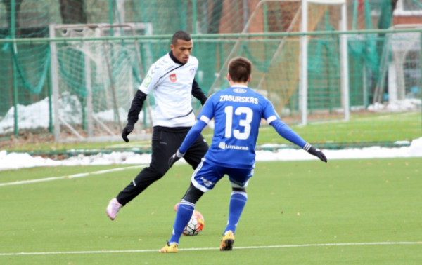 „Stumbrą“ papildė puolėjas iš Portugalijos ir gynėjas iš Brazilijos