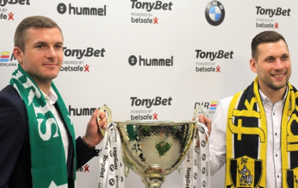 Futbolo sezono premjeroje - gerai pažįstamų varžovų akistata