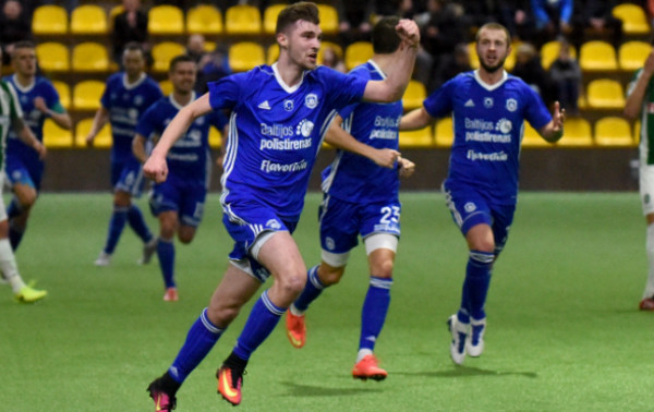 Šaltu dušu čempionus apliejo atsinaujinęs „Utenis“