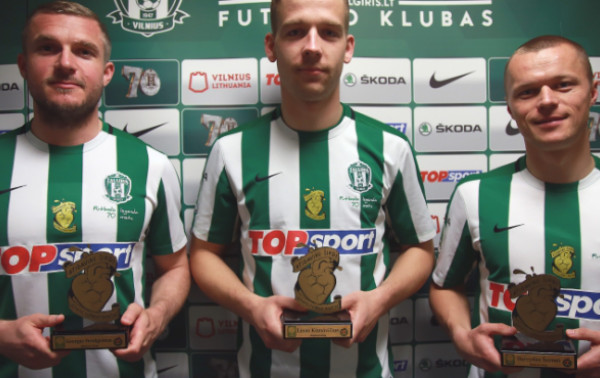 Dar trijų žalgiriečių marškinėlius puoš auksinės širdys 