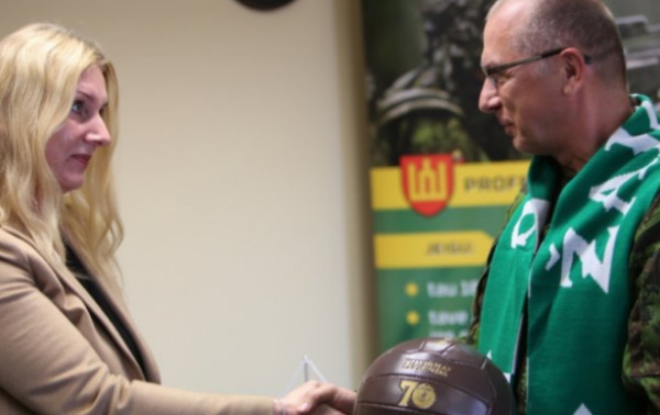 Futbolo mūšiuose žalgiriečius palaikys ir kariai