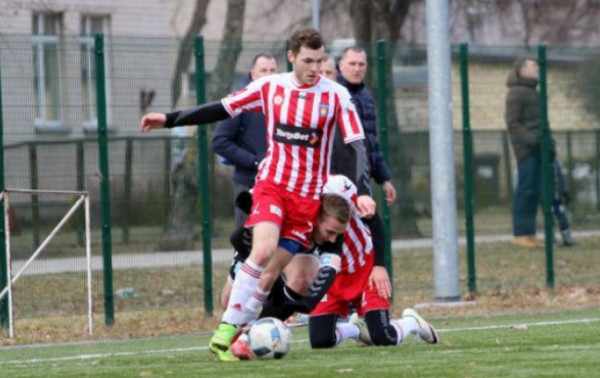 “Jonava” pasipildė atakuojančiu saugu iš Ukrainos