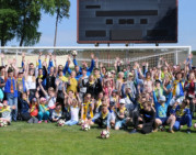 „Atlanto“ futbolininkai susitiko su silpnaregiais vaikais