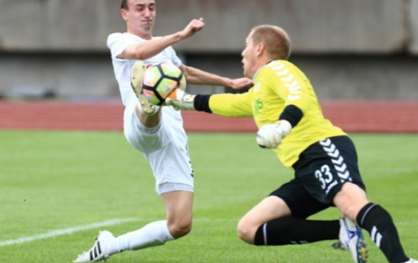 18 turo apžvalga. Vargo ir vidutiniokai, ir lyderiai