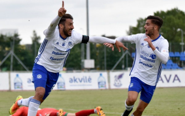 Atakuojantį futbolą žaidęs „Utenis“ nugalėjo Jonavoje
