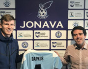 „Jonava“ pratęsė sutartį su saugu M.Dapkumi