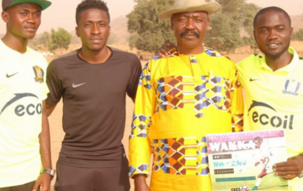 A. Wakili gimtajam kaimui Nigerijoje organizavo futbolo šventę