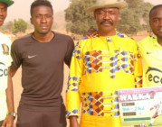 A. Wakili gimtajam kaimui Nigerijoje organizavo futbolo šventę