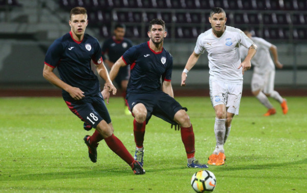 „Stumbro“ futbolininkai atvėrė savo namų duris