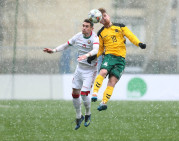 Jaunimo rinktinė su kaimynais kovojo tikrame sniego mūšyje