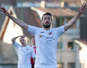 Mėnesio rinktinės pagrindą sudaro trijų pirmaujančių klubų žaidėjai