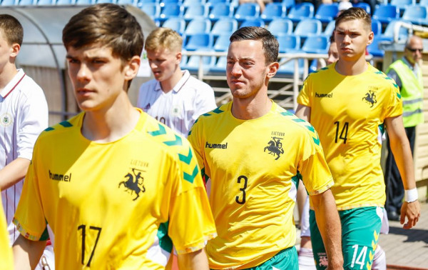 Jaunimo rinktinė garbingai sužaidė Škotijoje