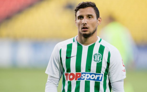 Turo apžvalga: trijų žirgų lenktynės