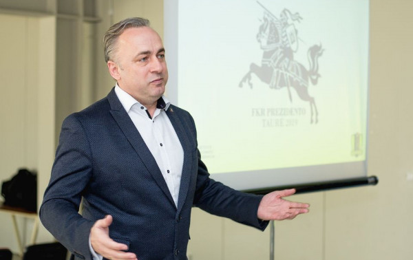 J. Nevoina: „Linkiu didžiausios sėkmės klubams per likusias rungtynes Europoje“