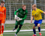 Netikėtai į ugnį mestas vartininkas – geriausias lapkritį