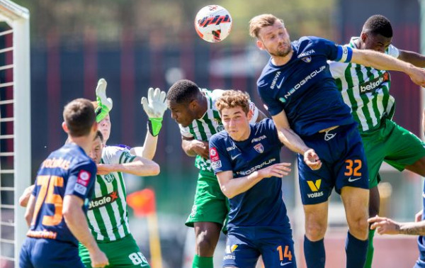 Komandos žaidė kontrolinius mačus