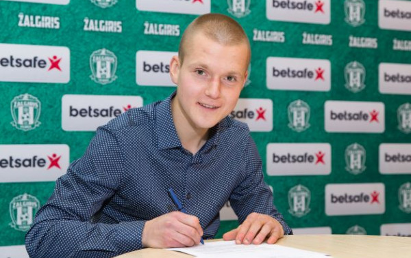 „Žalgiris“ sukirto rankomis su P. Golubicku