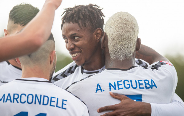 Rokiruotė „Hegelmann“ saugų linijoje