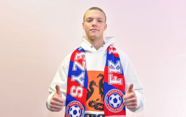 Keturios komandos pasipildė naujokais