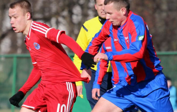 III turo anonsas. Karšti futbolo mūšiai - ir šalies Rytuose, ir Vakaruose