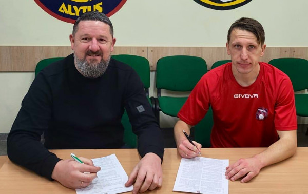 FA „Šiauliai“ atsisveikino su jaunu gynėju, „Dainava“ pristatė pirmąjį naujoką