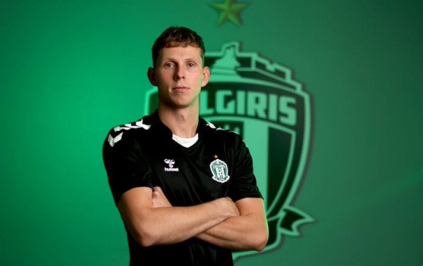 V. Šarkauskas taip pat persikėlė į sostinę