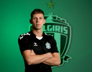 V. Šarkauskas taip pat persikėlė į sostinę