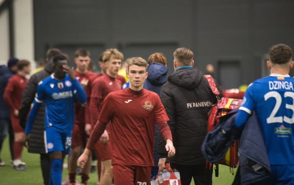 Komandos startavo kontrolinėmis akistatomis